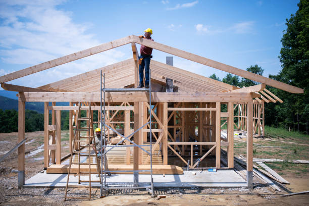 Best Emergency Roof Repair  in Independence, KS